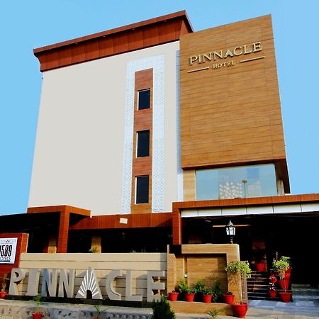 Pinnacle By Click Hotels, Lucknow Exterior photo