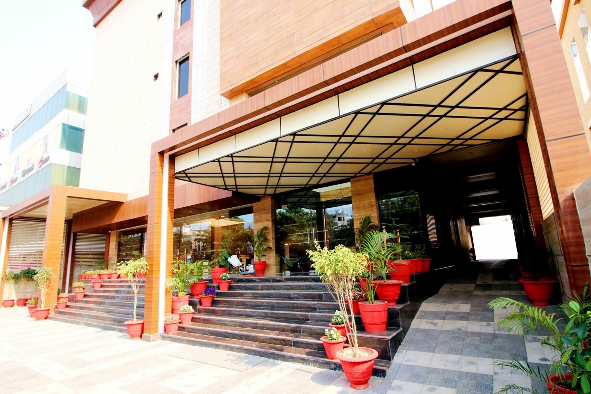 Pinnacle By Click Hotels, Lucknow Exterior photo