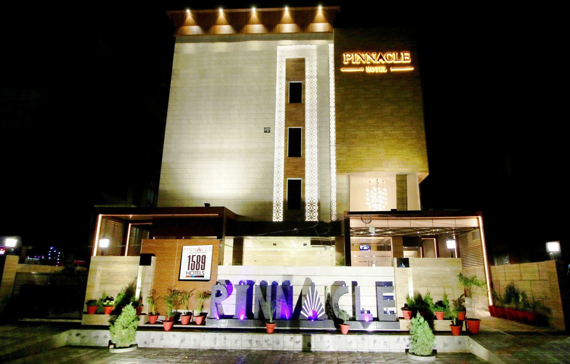 Pinnacle By Click Hotels, Lucknow Exterior photo